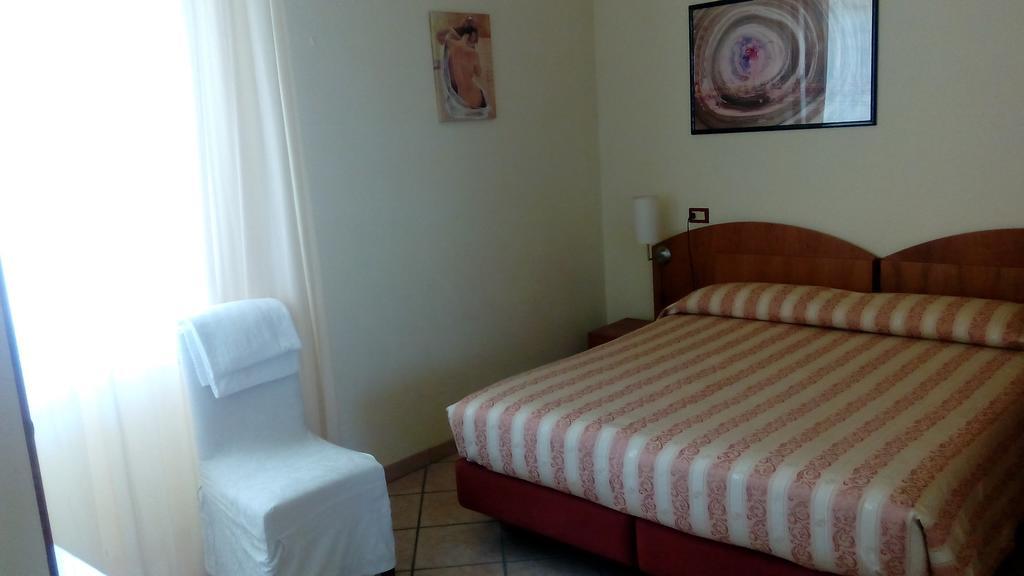 Hotel Astoria Lido Sirmione Habitación foto