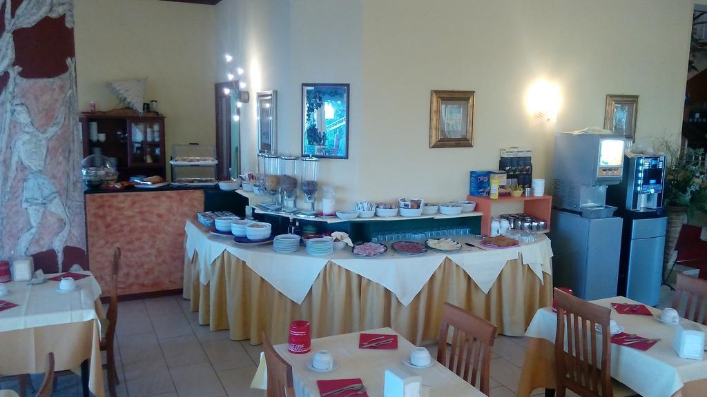 Hotel Astoria Lido Sirmione Exterior foto