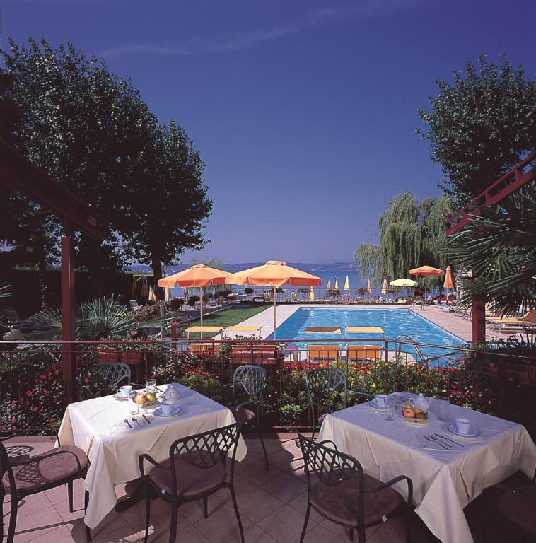 Hotel Astoria Lido Sirmione Exterior foto